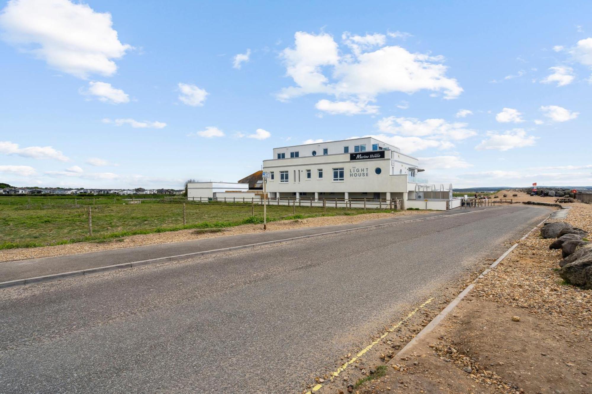 Отель Marine House Лимингтон Экстерьер фото